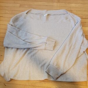 💙H&M Off-the-Shoulder Cream Sweater Super Soft!